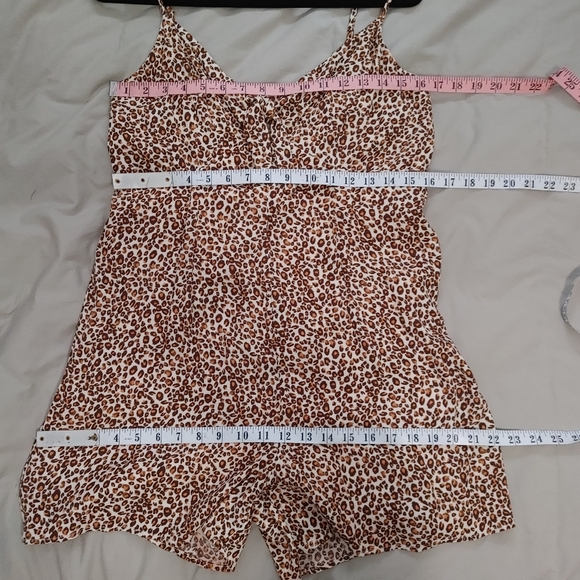 One Clothing cheetah print tie front romper size M - Picture 11 of 13
